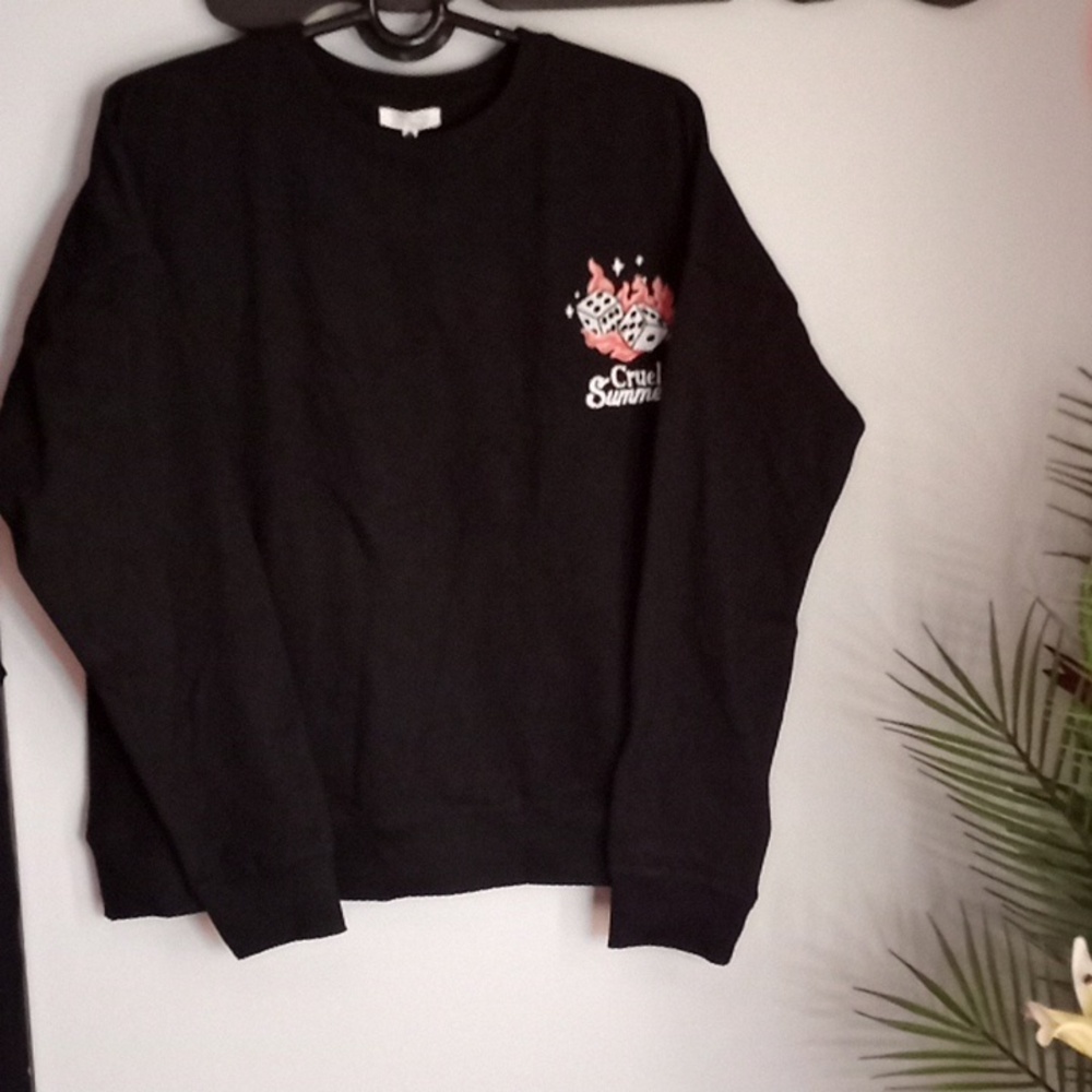 Cruel Summer Graphic Black Fleece Lined Sweater Size Medium PTP: 24" L:25"
